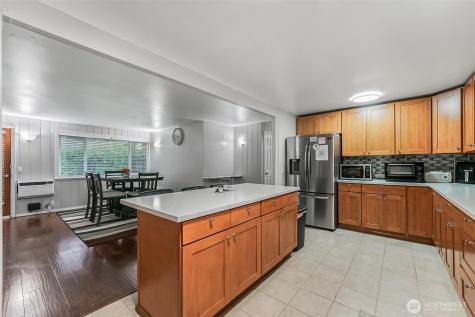4736 164th Tukwila WA 98188