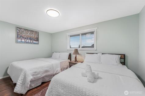 4736 164th Tukwila WA 98188