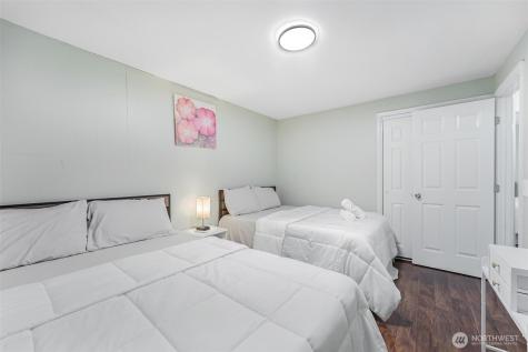 4736 164th Tukwila WA 98188