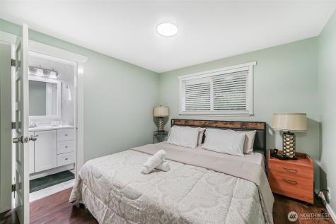 4736 164th Tukwila WA 98188