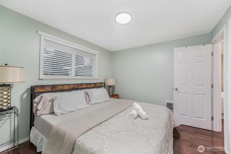 4736 164th Tukwila WA 98188