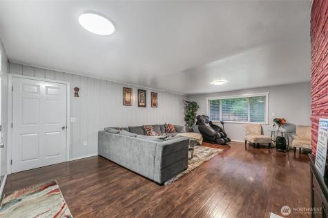 4736 164th Tukwila WA 98188