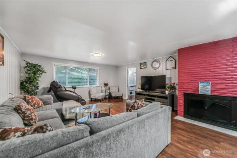 4736 164th Tukwila WA 98188