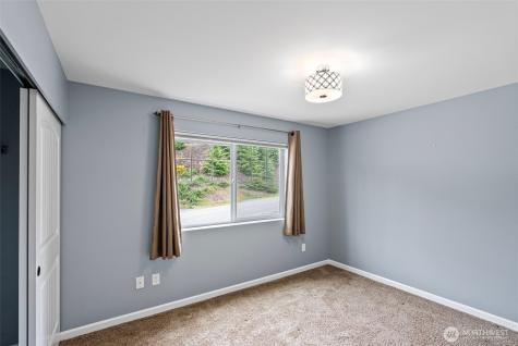 2368 Sand Dollar Road W Bremerton WA 98312