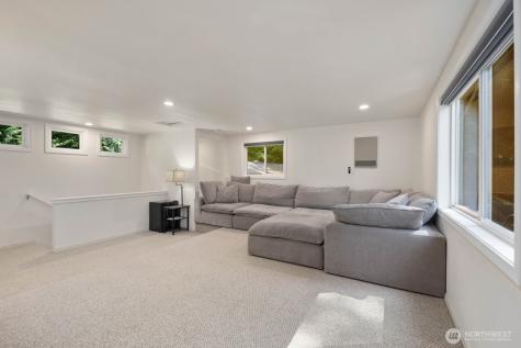 2225 107th Avenue E Edgewood WA 98372