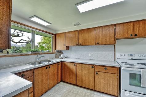 1724 Sunset Drive Burlington WA 98233