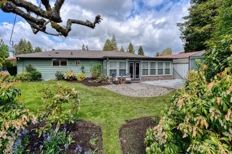 1724 Sunset Drive Burlington WA 98233
