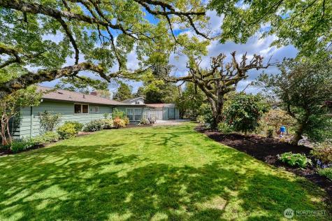 1724 Sunset Drive Burlington WA 98233