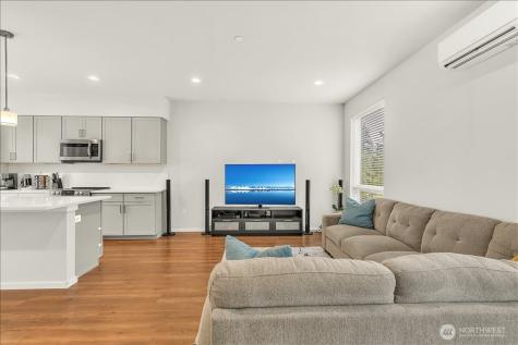 13628 Manor Way Lynnwood WA 98087