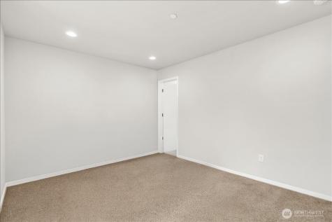 13628 Manor Way Lynnwood WA 98087