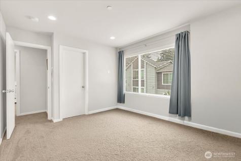13628 Manor Way Lynnwood WA 98087