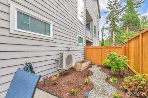 13628 Manor Way Lynnwood WA 98087