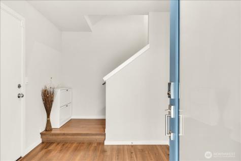 13628 Manor Way Lynnwood WA 98087