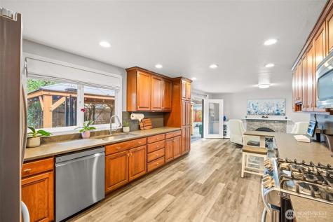 12814 NE 144th Place Kirkland WA 98034