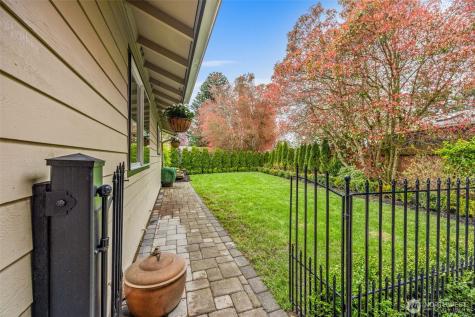 12814 NE 144th Place Kirkland WA 98034
