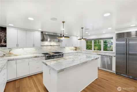 37 Tatoosh Key Bellevue WA 98006