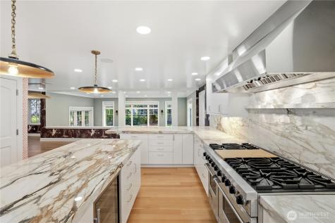 37 Tatoosh Key Bellevue WA 98006
