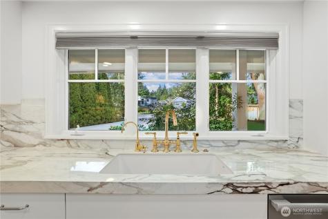 37 Tatoosh Key Bellevue WA 98006