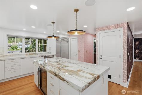 37 Tatoosh Key Bellevue WA 98006