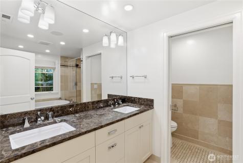 37 Tatoosh Key Bellevue WA 98006