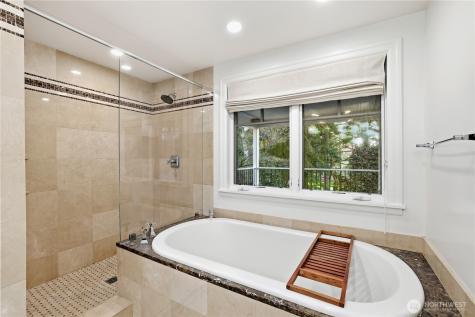 37 Tatoosh Key Bellevue WA 98006