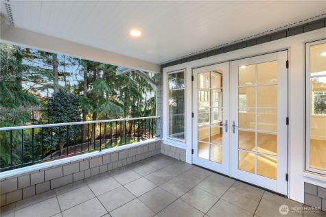 37 Tatoosh Key Bellevue WA 98006