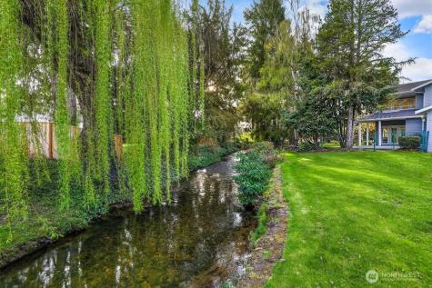 37 Tatoosh Key Bellevue WA 98006