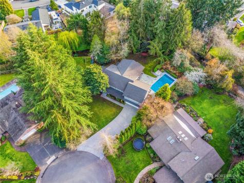 37 Tatoosh Key Bellevue WA 98006