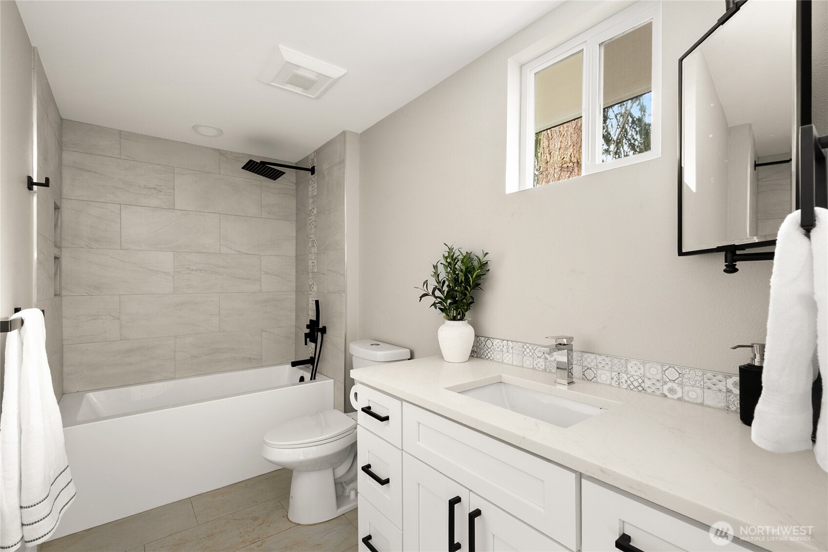 1402 N 136th Street Seattle WA 98133