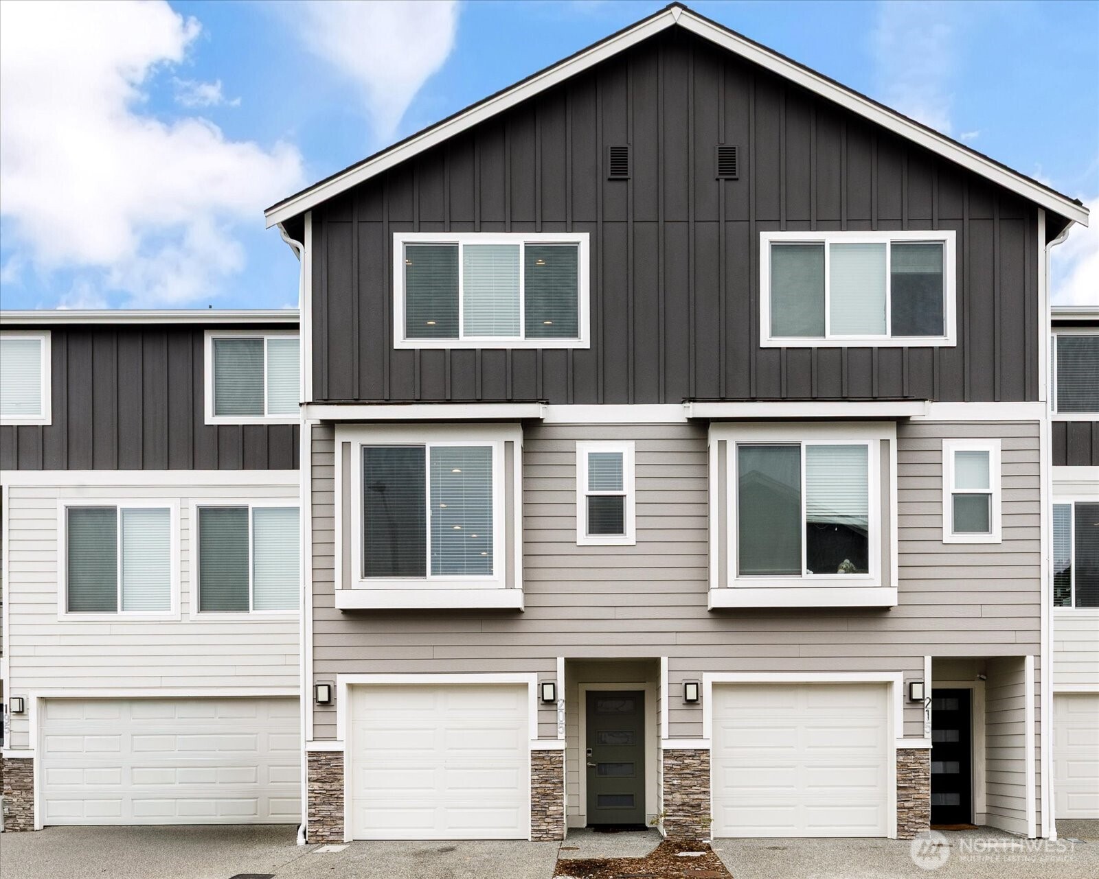 205 SW 4th Lane Oak Harbor WA 98277