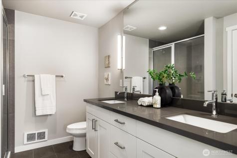 205 SW 4th Lane Oak Harbor WA 98277