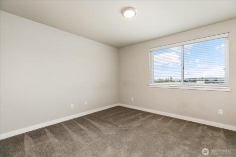 205 SW 4th Lane Oak Harbor WA 98277