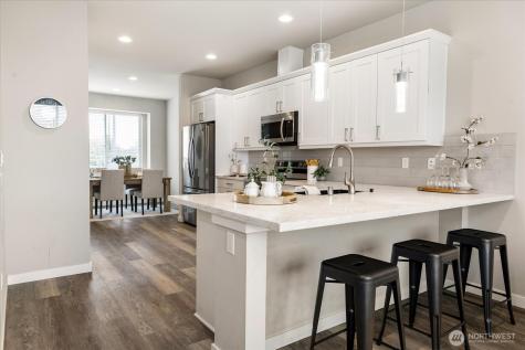 205 SW 4th Lane Oak Harbor WA 98277