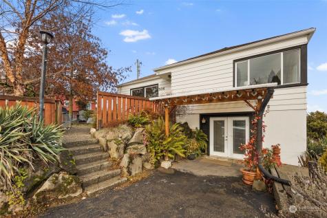 506 15th Renton WA 98055