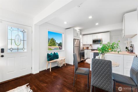 5620 38th Avenue SW Seattle WA 98126