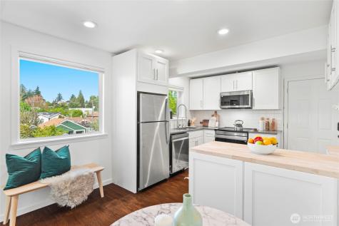 5620 38th Avenue SW Seattle WA 98126