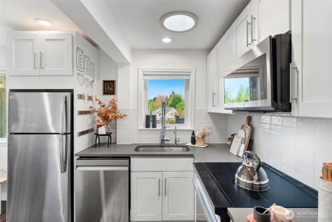 5620 38th Avenue SW Seattle WA 98126