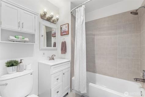 5620 38th Avenue SW Seattle WA 98126