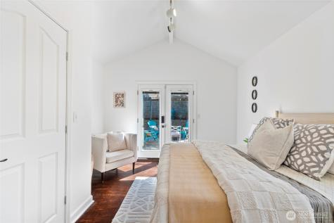 5620 38th Avenue SW Seattle WA 98126