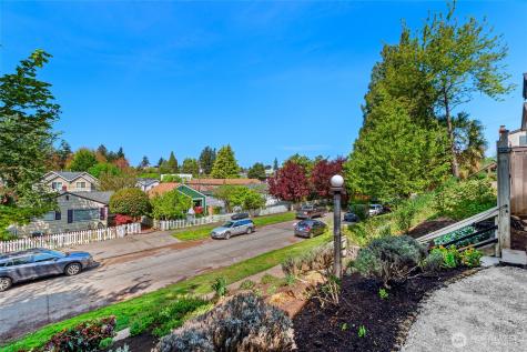 5620 38th Avenue SW Seattle WA 98126
