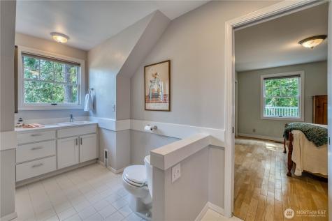 10295 NE West Kingston Road Kingston WA 98346