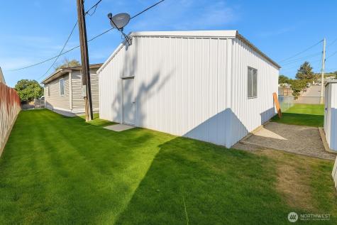 207 Ferry Avenue E Brewster WA 98812