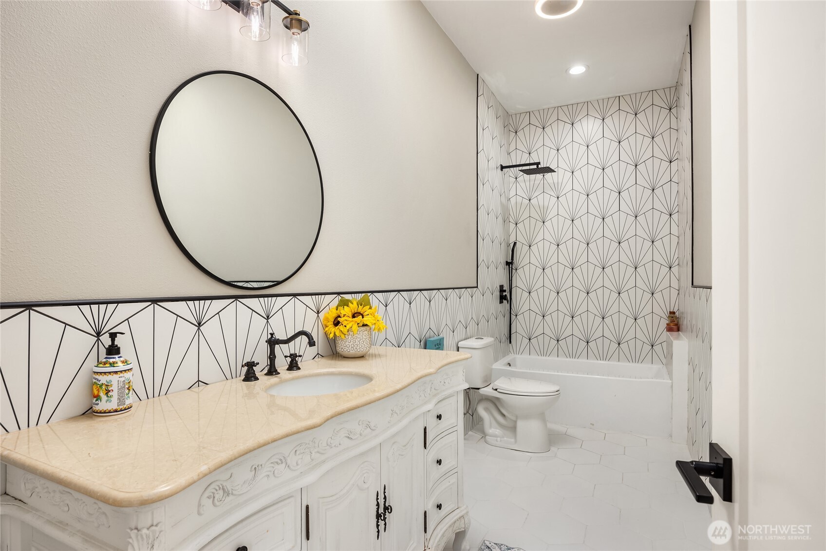 22822 Tranquility Place NE Kingston WA 98346