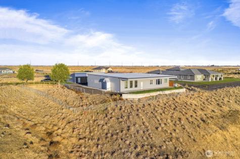 7458 NE Bouldercrest Road Moses Lake WA 98837