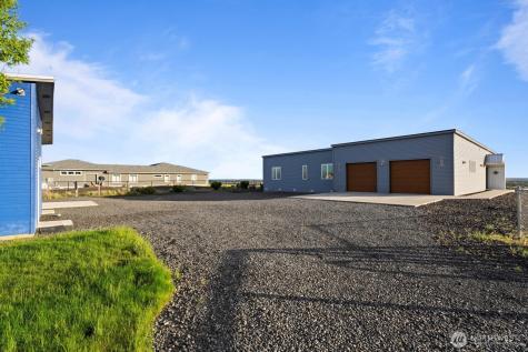 7458 NE Bouldercrest Road Moses Lake WA 98837
