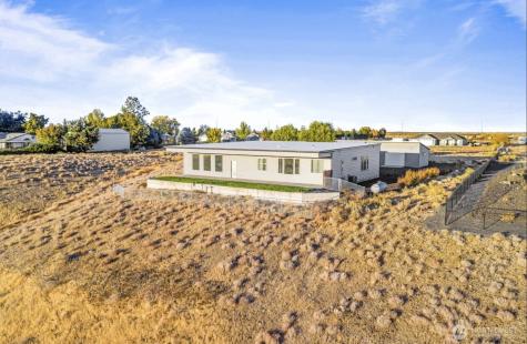 7458 NE Bouldercrest Road Moses Lake WA 98837
