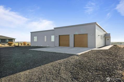 7458 NE Bouldercrest Road Moses Lake WA 98837