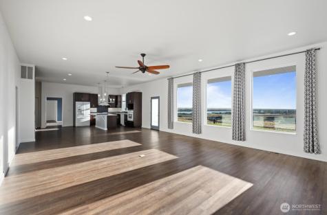 7458 NE Bouldercrest Road Moses Lake WA 98837