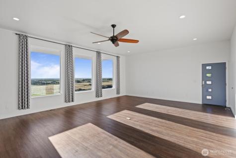 7458 NE Bouldercrest Road Moses Lake WA 98837