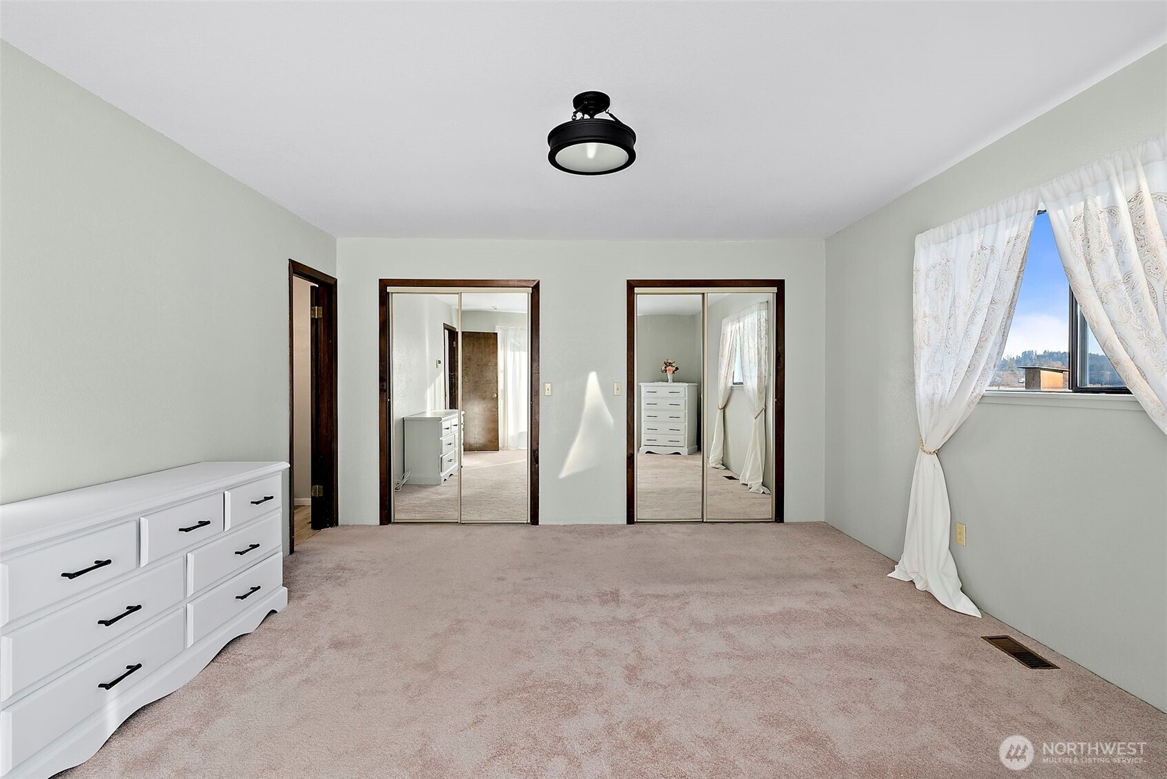 1655 Wheaton Street Raymond WA 98577